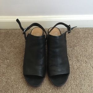 franco sarto humor sandal